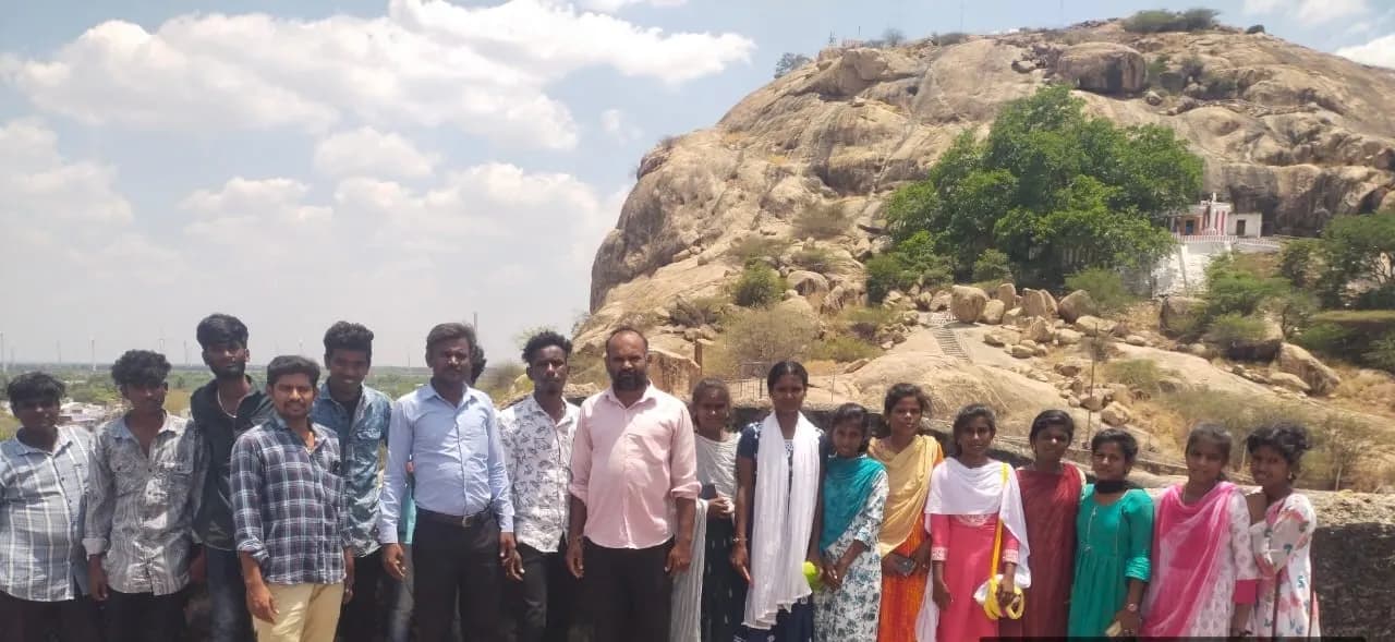 Visit Kalugumalai Vettuvan Kovil